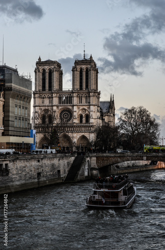 Notre dame de Paris, nuit