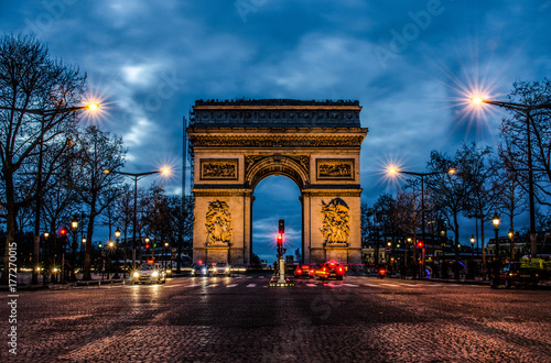 Arc de triomphe by night, Paris © Laura