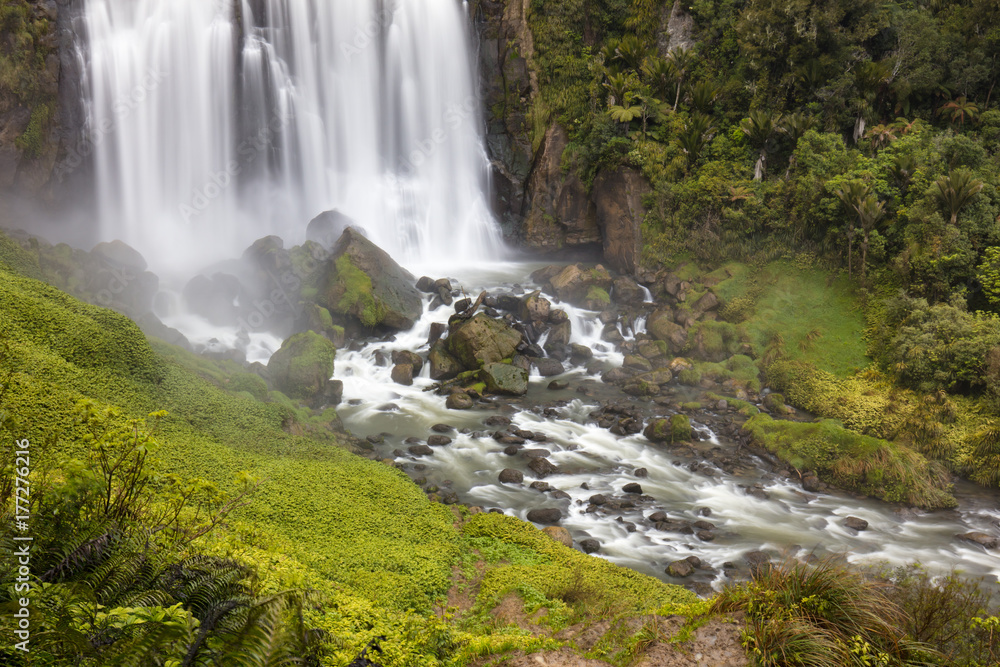 Obraz premium Marokopa Falls