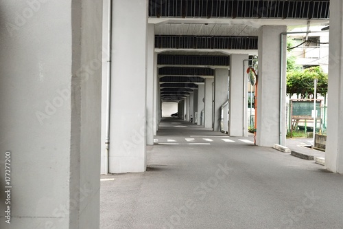 Wallpaper Mural 高架下 Torontodigital.ca