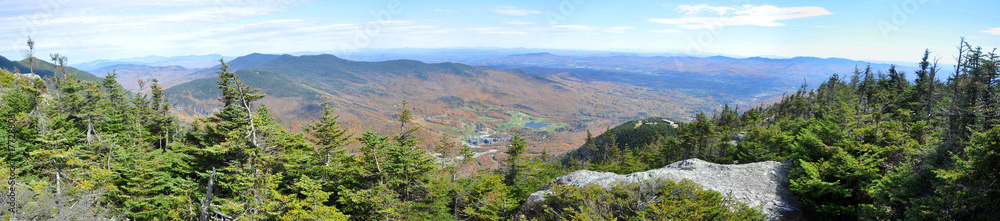 Obraz premium Aerial view of Green Mountain panorama near town of Stowe, viewed from the top of Mount Mansfield, Vermont, USA.