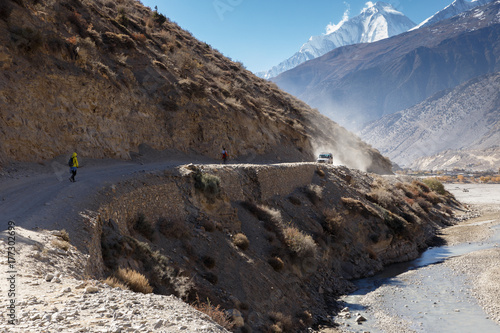 road from Jomsom to Kagbeni photo