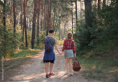 Young lovely couple spendin...