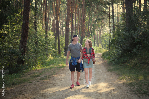 Young lovely couple spendin...