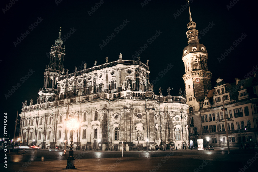 Obraz premium Dresden bei Nacht