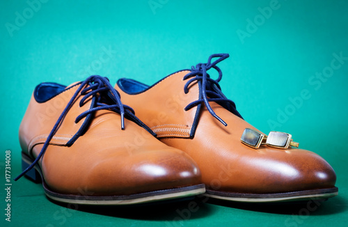mens fashion shoes with cuff over green