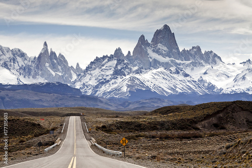 Argentinean Road to El Chalt’©n photo