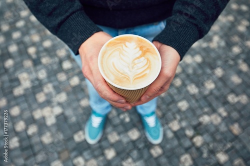 Foto Morning coffee on the city street