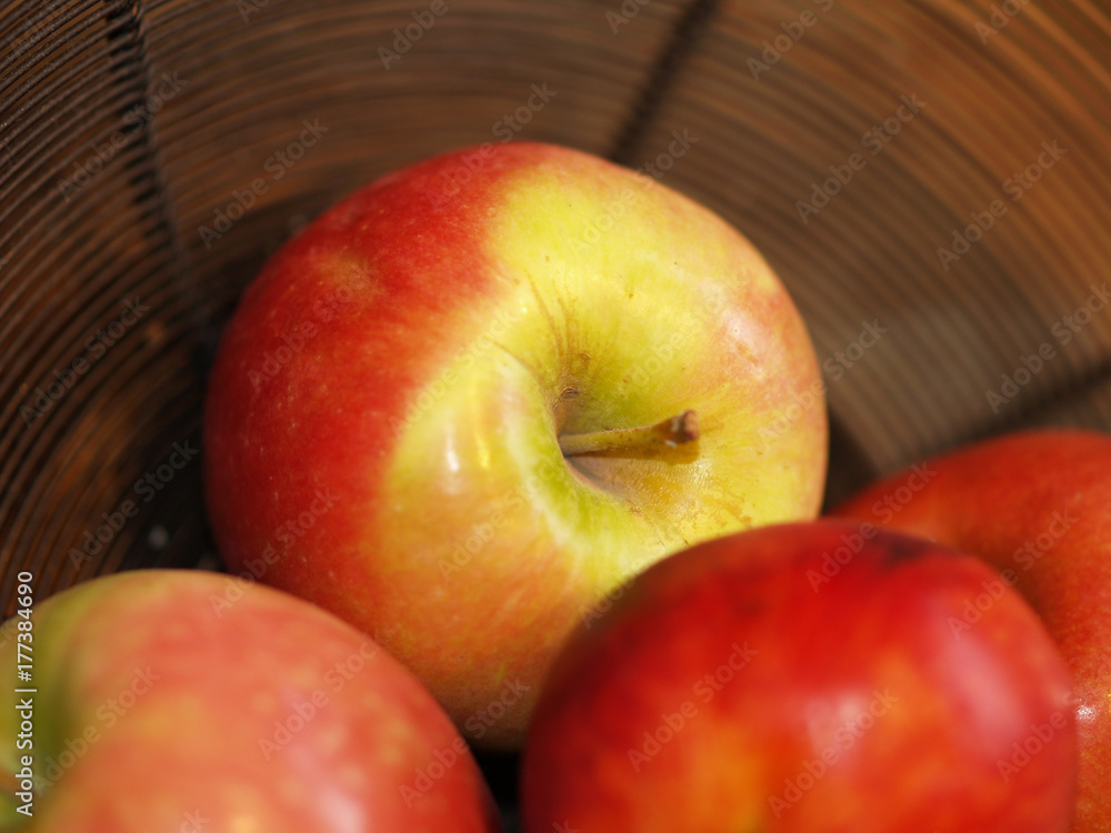 Apples Apples