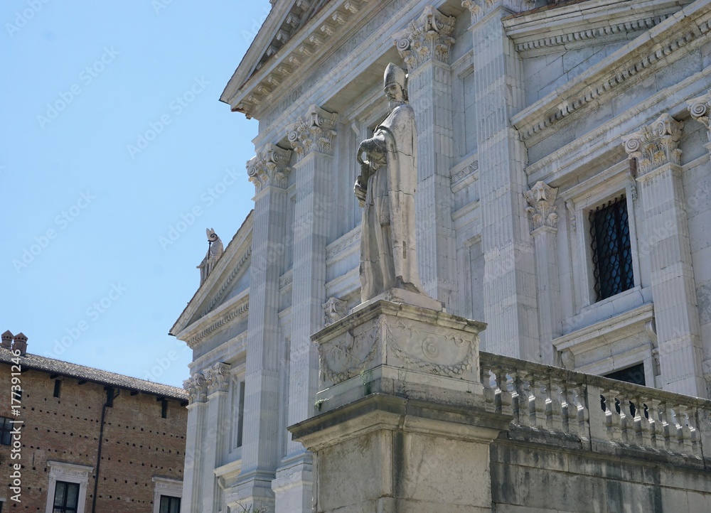 Urbino. Ancient statues