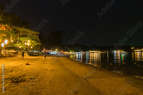 View of Vongdeuan beach, Dinner Restaurant at the Koh Samet island, Rayong, Thailand. © bubbers