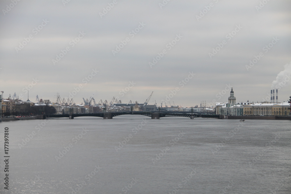 Мост через Неву реку