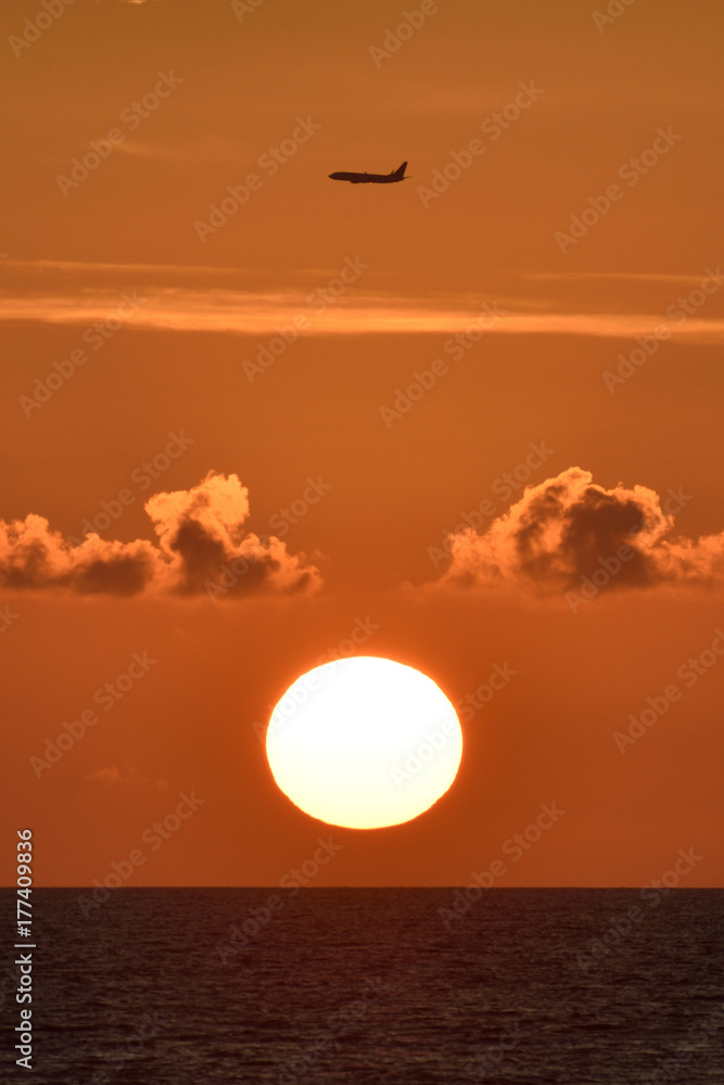 沖縄の夕陽