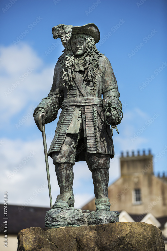 Fototapeta premium bronze statue of king william of orange