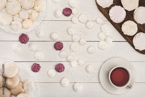white and berry marshmallows with tea