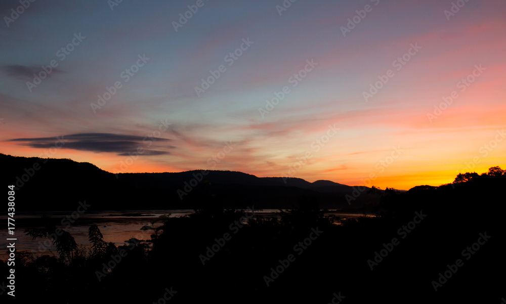 Obraz premium Sunrise at Khongjiam,Thailand