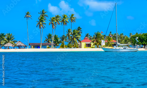 Beautiful lonely beach in caribbean San Blas island, Kuna Yala, Panama. Turquoise tropical Sea, paradise travel destination, Central America