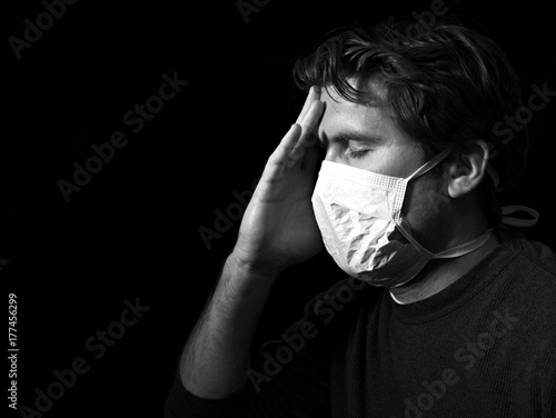 Fotografía Man wearing mask