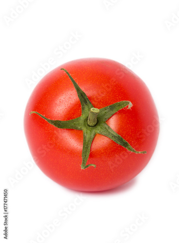 rote große Tomate mit Stengel auf weißem Hintergrund isoliert 