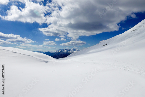 Snowy desert, milky texture of hypnotizing snow at the top of the mountain © DarwelShots