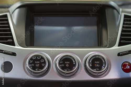 Screen multimedia system in a car © forest71