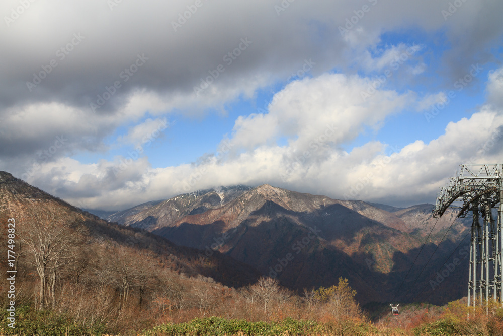 Obraz premium 秋の天神平からみた風景