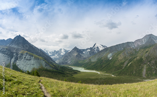 Mountain lake Kucherlinskoe from above, Altay, Russia