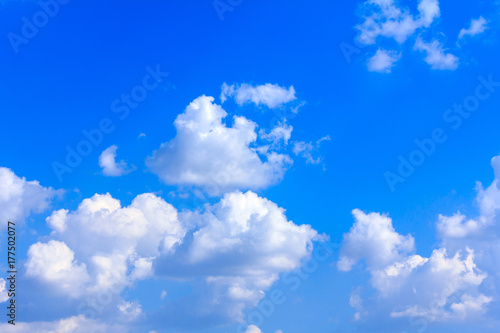 Fototapeta Naklejka Na Ścianę i Meble -  Blue sky with white clouds. rain clouds on sunny summer or spring day.