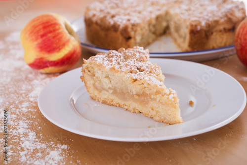 piece of apple pie with crumbles