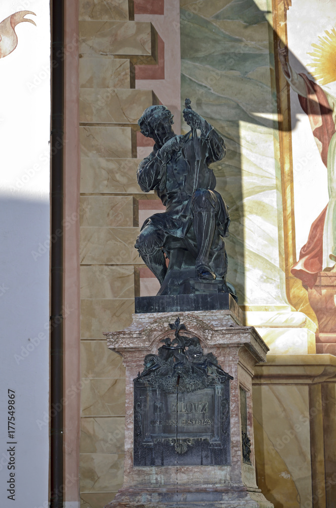 Fototapeta premium Klotz-Denkmal in Mittenwald