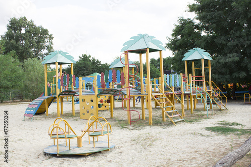 Wallpaper Mural children's play equipment Torontodigital.ca