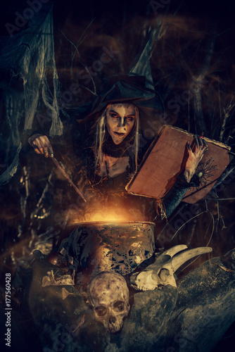 Obraz na plátne cast spells in a magical book