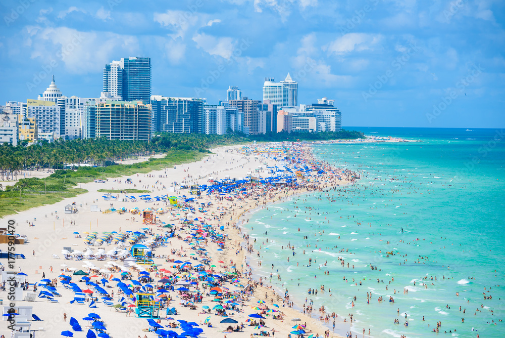 Obraz premium South Beach, Miami Beach. Tropical and Paradise coast of Florida, USA. Aerial view.