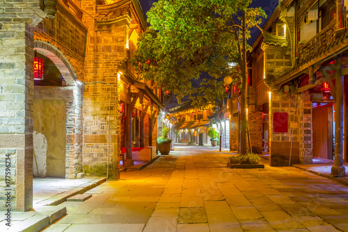 Fototapeta Naklejka Na Ścianę i Meble -  Night scene of Sichuan ancient town