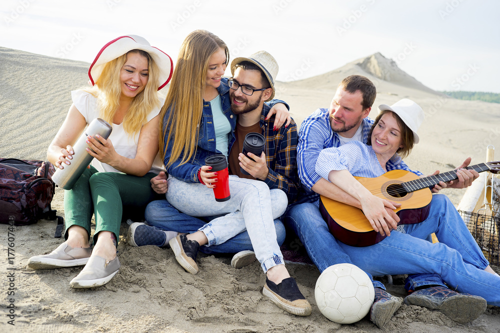 Obraz premium Friends travelling together