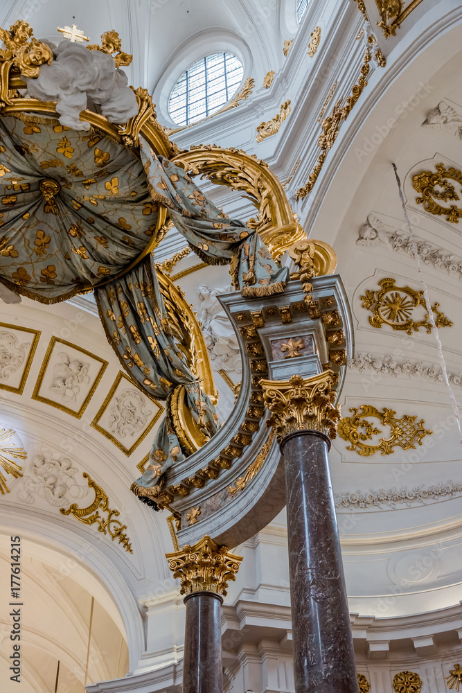 Obraz premium Dans l'église Saint-Bruno des Chartreux de Lyon