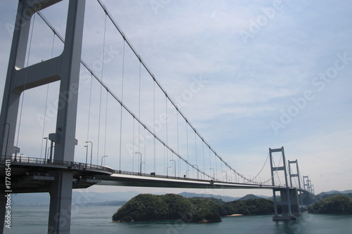 来島海峡大橋と空 © サラリーマン