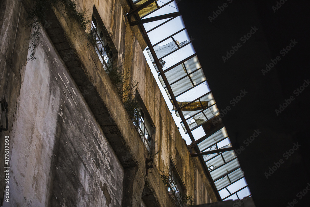 Tejados de una central térmica abandonada Tejados de una central térmica abandonada
