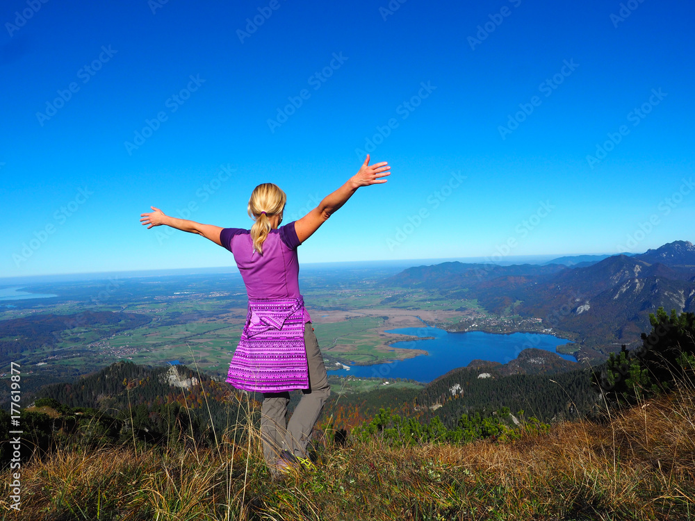 Herbstwanderung auf den Heimgarten Herbstwanderung auf den Heimgarten