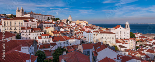 Blick auf die Alfama in Lissabon; Portugal