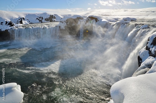 アイスランド　ゴーザフォス　滝　北部観光　ダイヤモンドサークル　神々の滝　絶景　冬 iceland island winter waterfall Godafoss  diamond circle photo