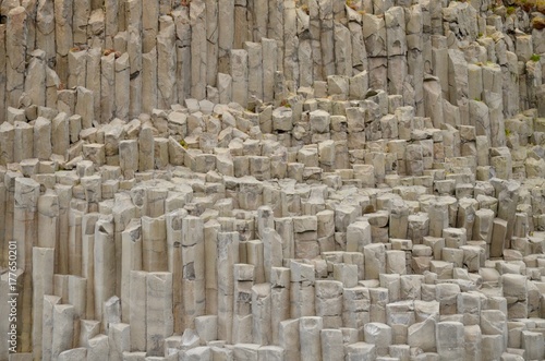 アイスランド　レイニスフィラ　柱状節理　ディルホゥラェイ　デルホラエイ　黒砂海岸　ブラックサンドビーチ　南部観光　断崖絶壁　奇岩　絶景　冬  iceland island winter Reynisfjara Black sand beach