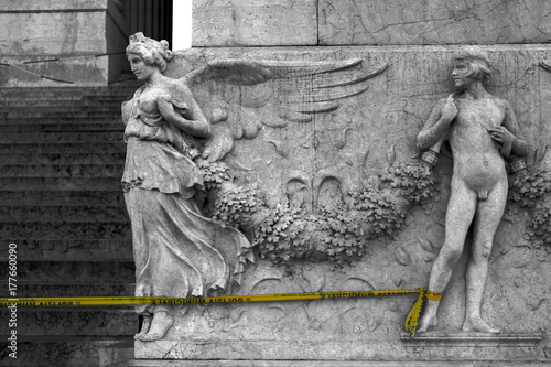 фотографія ancient Roman bas-relief used to delimit an off-limits zone