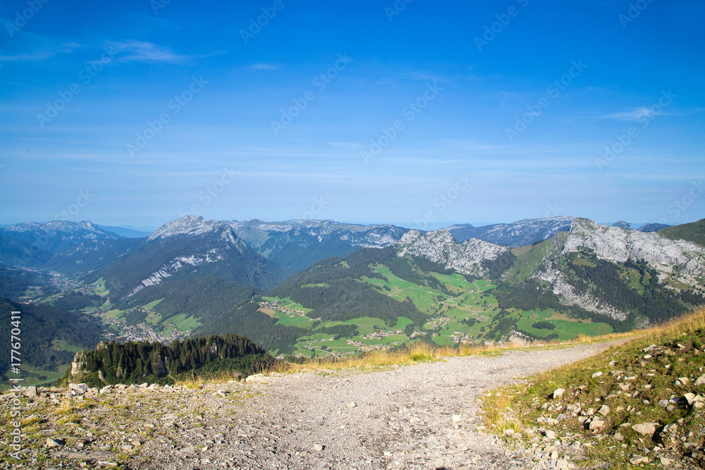 Naklejka premium Montagne