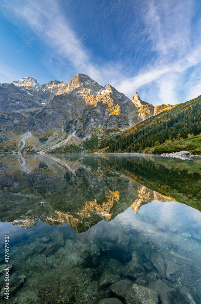 Fototapeta premium Tatra mountains, Morskie Oko lake, fall morning, Poland