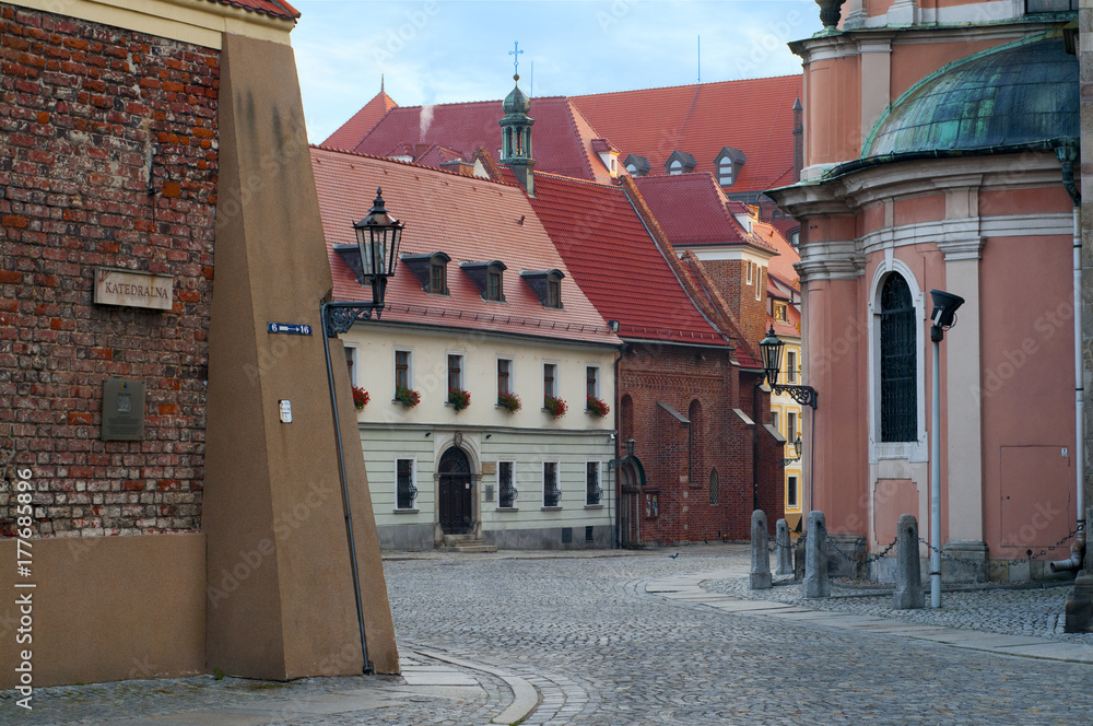 Obraz premium WROCLAW, POLAND - October 2017: Wroclaw Old Town. Cathedral Island (Ostrow Tumski) is the oldest part of the city. Historic buildings