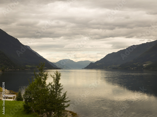 Paisajes de agua, montañas, y prados en la zona de ODDA a JONDAL en el sur de Noruega a orillas del fiordo Hardangerfjorden. Vacaciones de verano de 2017© acaballero67