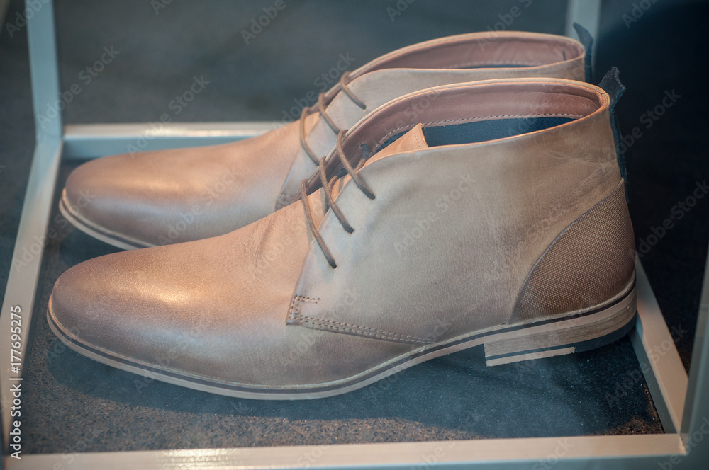 chaussures classiques pour homme en vitrine chaussures classiques pour homme en vitrine