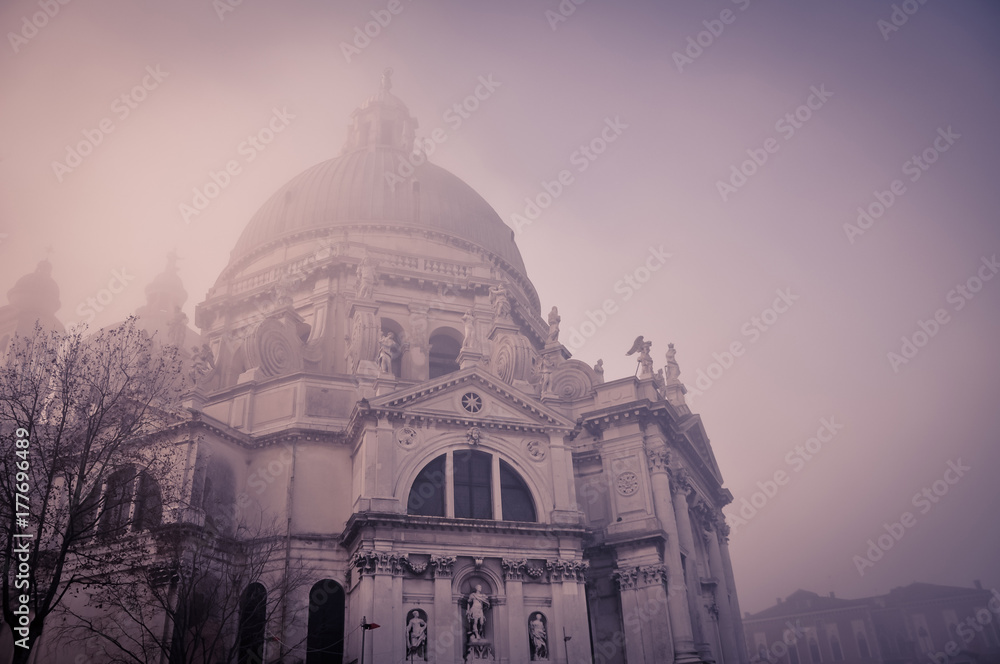 Fototapeta premium Winter on Basilica Santa Maria in Venice