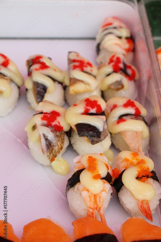Mixed roll sushi set is delicious, Japanese food Mixed roll sushi set is delicious, Japanese food